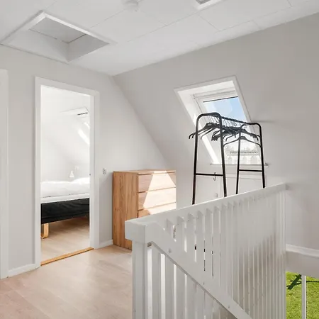 14-person In Agger With Wilderness Bath And Outdoor Sauna Vakantiehuis