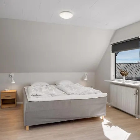 14-person In Agger With Wilderness Bath And Outdoor Sauna Vakantiehuis